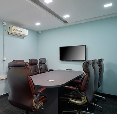Affordable coworking spaces in M G Road, Kochi with modern office amenities.